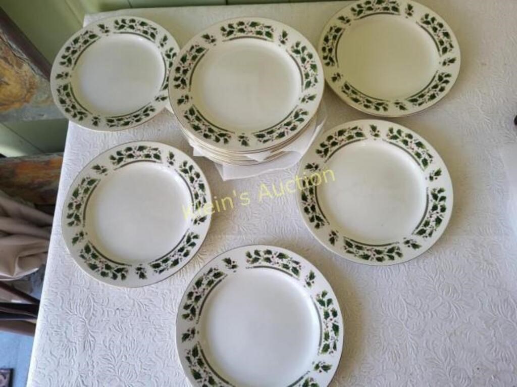 Home For The Holidays By HOLLY HOLIDAY 12 Plates"