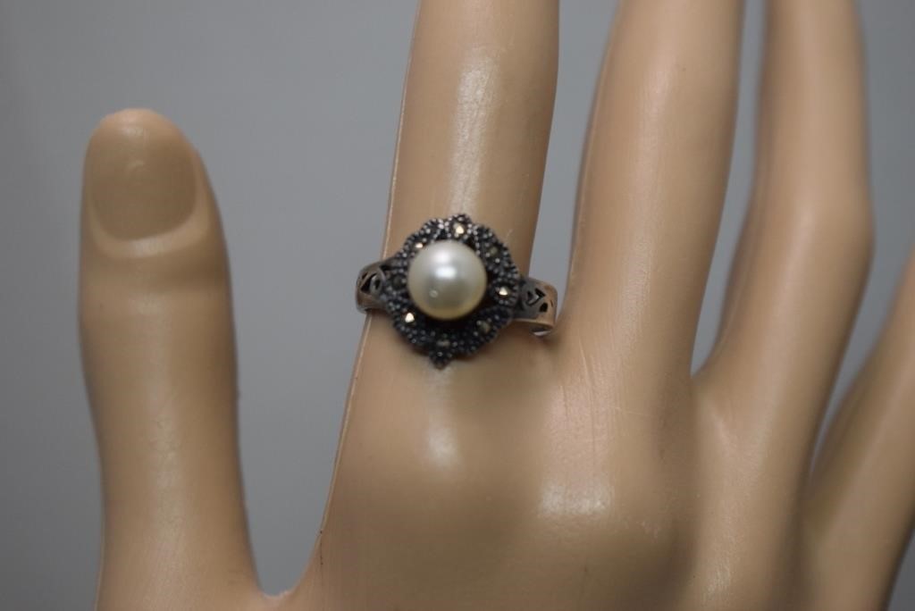 Sterling Marcasite & Pearl Ring   Sz 9
