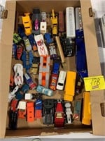 FLAT W/ LOOSE DIECAST CARS & MODEL CARS OF ALL