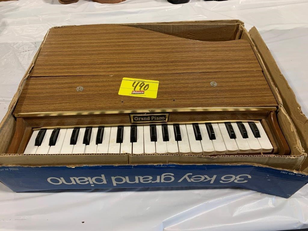 36 KEY TOY GRAND PIANO