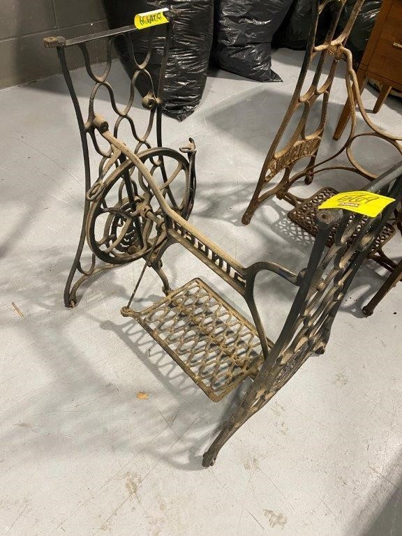 ANTIQUE CAST IRON SINGER SEWING MACHINE TABLE