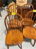 4 MATCHING CHAIRS, TV TRAY PAIR