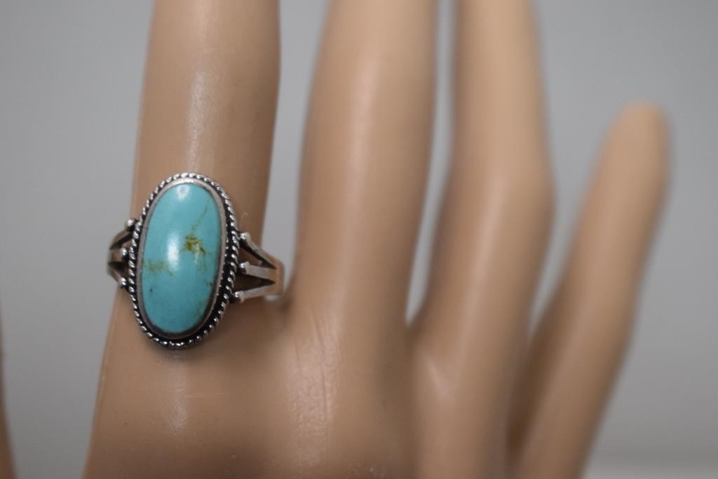 Sterling & Turquoise Ring   Sz 8