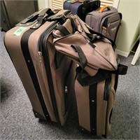 B509 Set of luggage