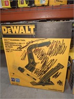 DeWalt 2-in-1 Flooring Tool