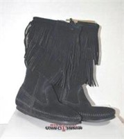 Women's Size 6 Minnetonka Leather Moccasin Boots