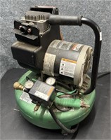 Portable Air Compressor with Tank max 125 psi 110