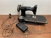 Singer featherweight sewing machine *no case
