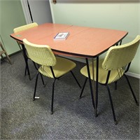 B535 Vintage table and 3 chairs