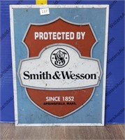 Metal Smith & Wesson Sign