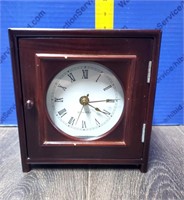 Quartz Mantel Clock.