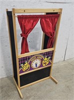Kids puppet show time display