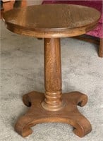 24" Oak Center Pedestal Parlor Table