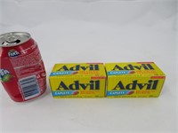 2 boites de comprimées Advil