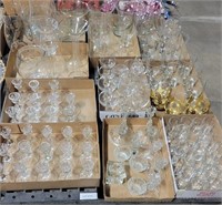 PALLET OF MOSTLY CANDLE HOLDERS AND VASES