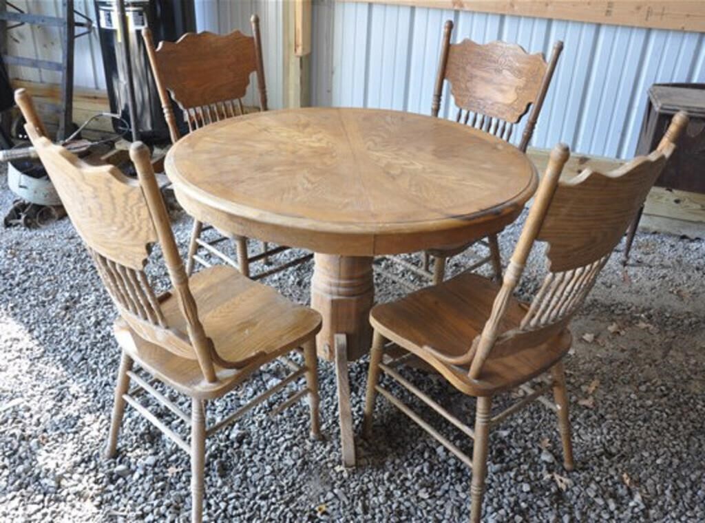 42" dia round OAK table & (4) chairs, BARN FIND