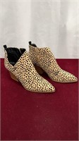 Womens Leopard Print Heeled Booties Size 7.5