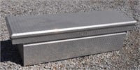 Diamond plate alum toolbox