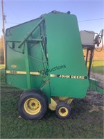 John Deere 435 Round Baler