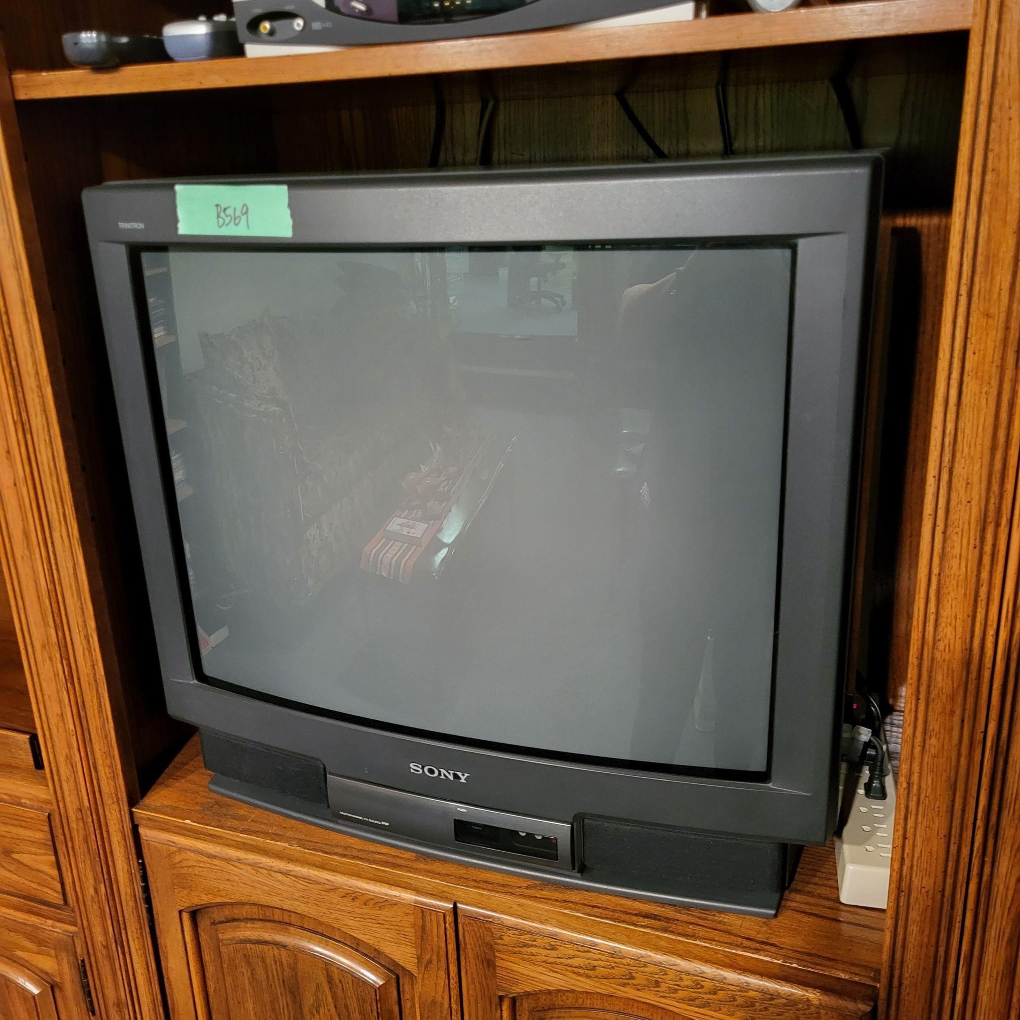 B569 Older SONY TV