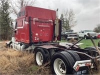 2004 Volvo truck for parts.