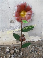 Flower w/lady bug-28"tall
