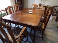 Dining Room Table w/6 Chairs & 2 Leaves