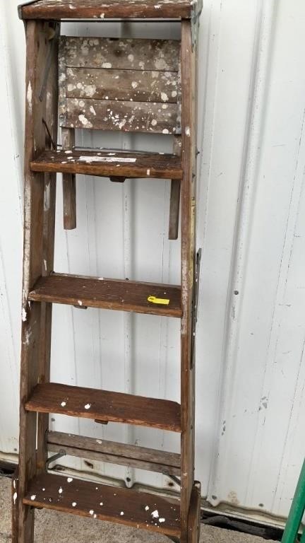 Columbia ladder company, wood ladder 4-step not