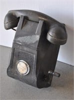 VTG Federal hand crank, wall mount telephone