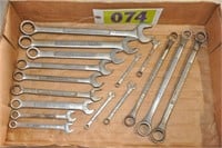 Crafts box & combination wrenches