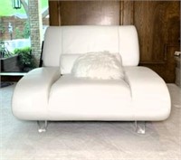Zuri Modern White Leather Easy Chair