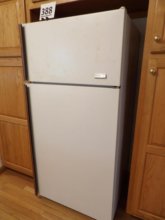 Frigidaire 18 cu ft Refrigerator