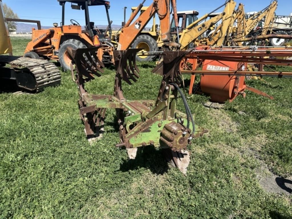 3-pt. John Deere 3-Bottom Rollover Plow