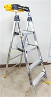 Gorilla Aluminum GLX-5B 5FT 7" Ladder w/Removable