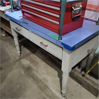G714 Workshop table w blue top