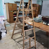 G725 Wood step ladder Decorative only