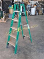 Folding 6' Fiberglass Ladder