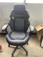 DPS Gaming Chair (Pre-Owned Seat is Torn)