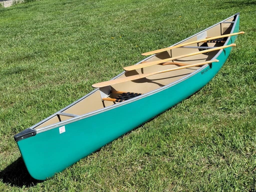We-no-nah 16' Adirondack Canoe w/ Paddles