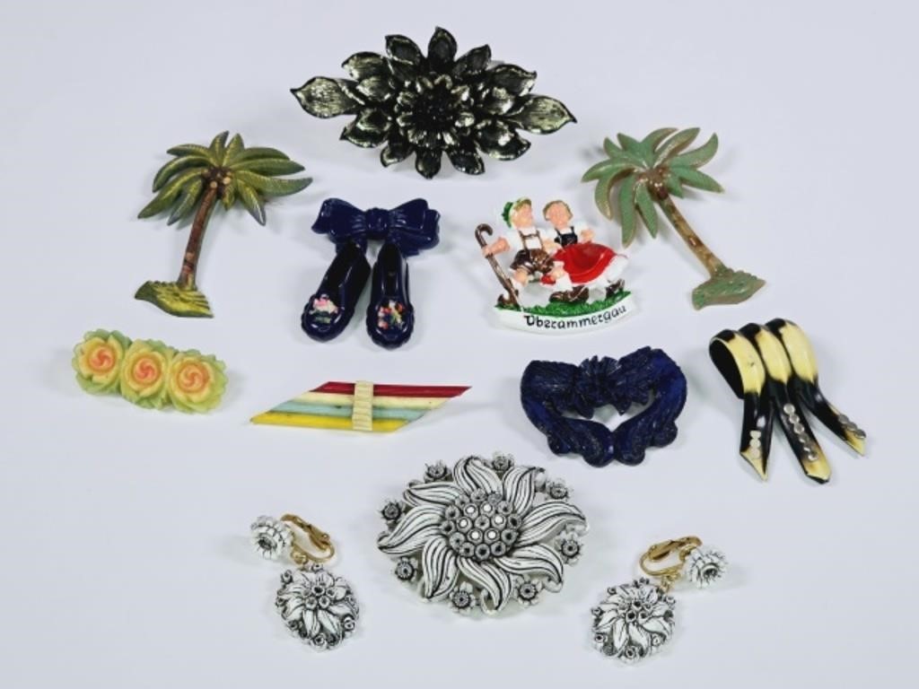 Vintage Celluloid Jewelry: Brooches, Floral Set
