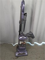 (1)Shark Navigator Lift-Away Vacuum Cleaner