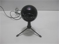8" Blue Snowball iCE Microphone Powers On