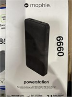 MOPHIE BATTERY PACK RETAIL $70