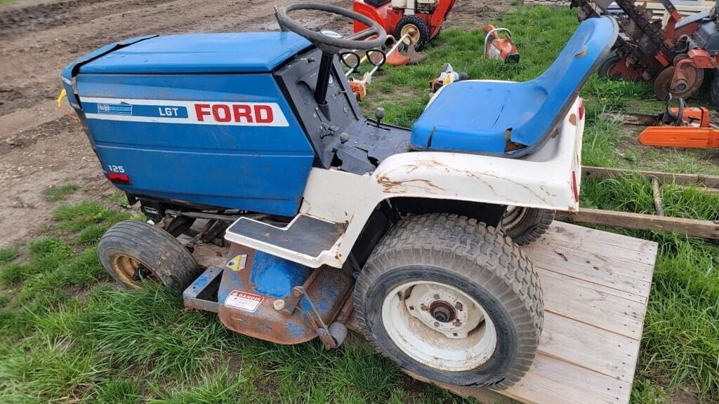 Ford mower LGT 125