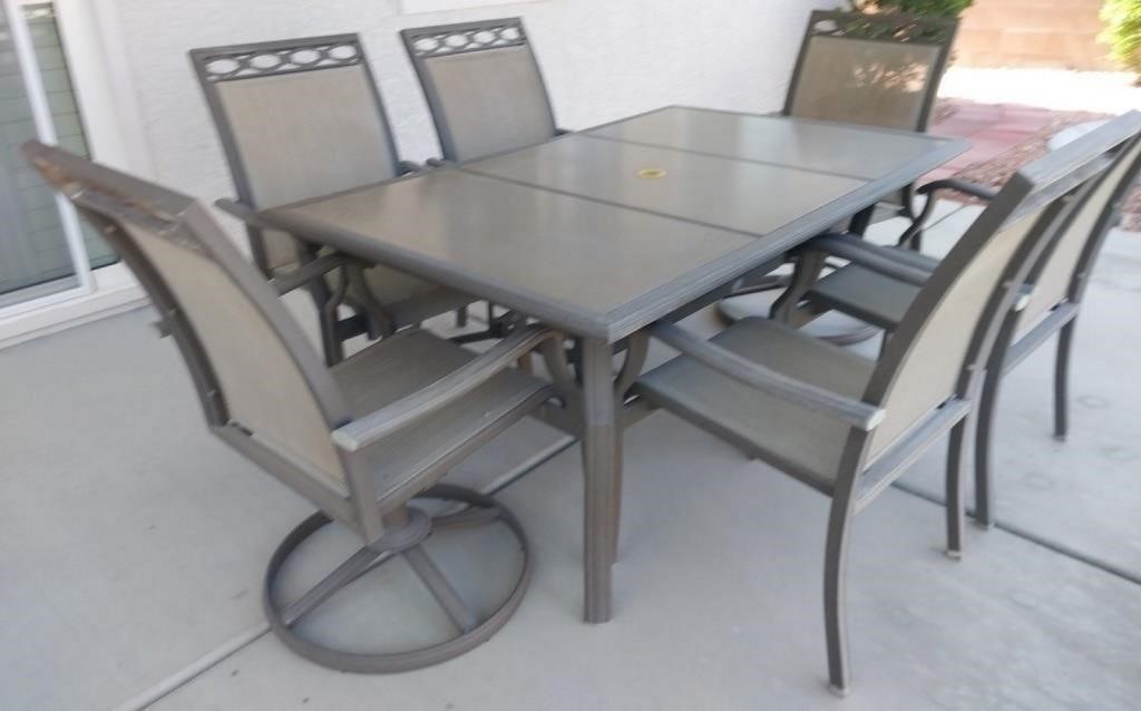 502 - PATIO TABLE W/ 6 CHAIRS