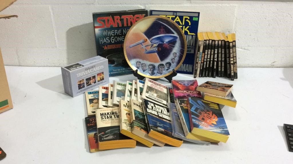 StarTrek Books & More T12A