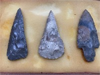 NATIVE AMERICAN ARTIFACTS-3 ARROWHEADS TOTAL 3 1/2