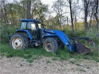 NEW HOLLAND TRACTOR TM175 W/ LOADER