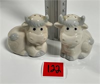 Vtg Ceramic lil Cows S&P Shakers