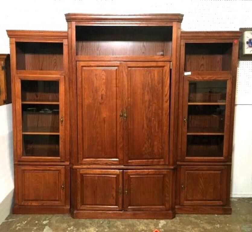 Lighted Entertainment/Display Wall Unit
